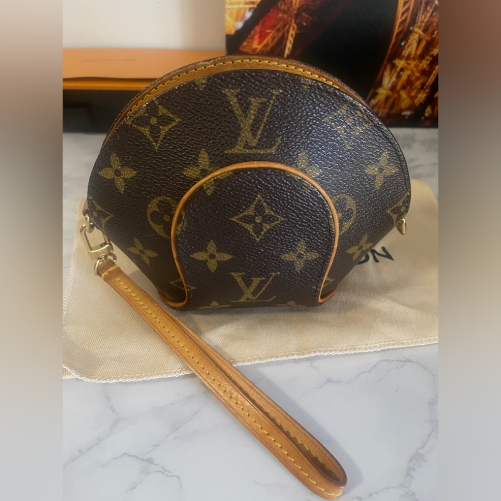 LV Mini elipse monogram clutch